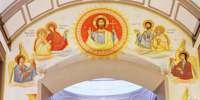 La parroquia Beata Mar&iacute;a Ana de Jes&uacute;s inaugura las pinturas de su arco triunfal, obra de Ioan Gotia, &laquo;para dar gloria a Dios&raquo;