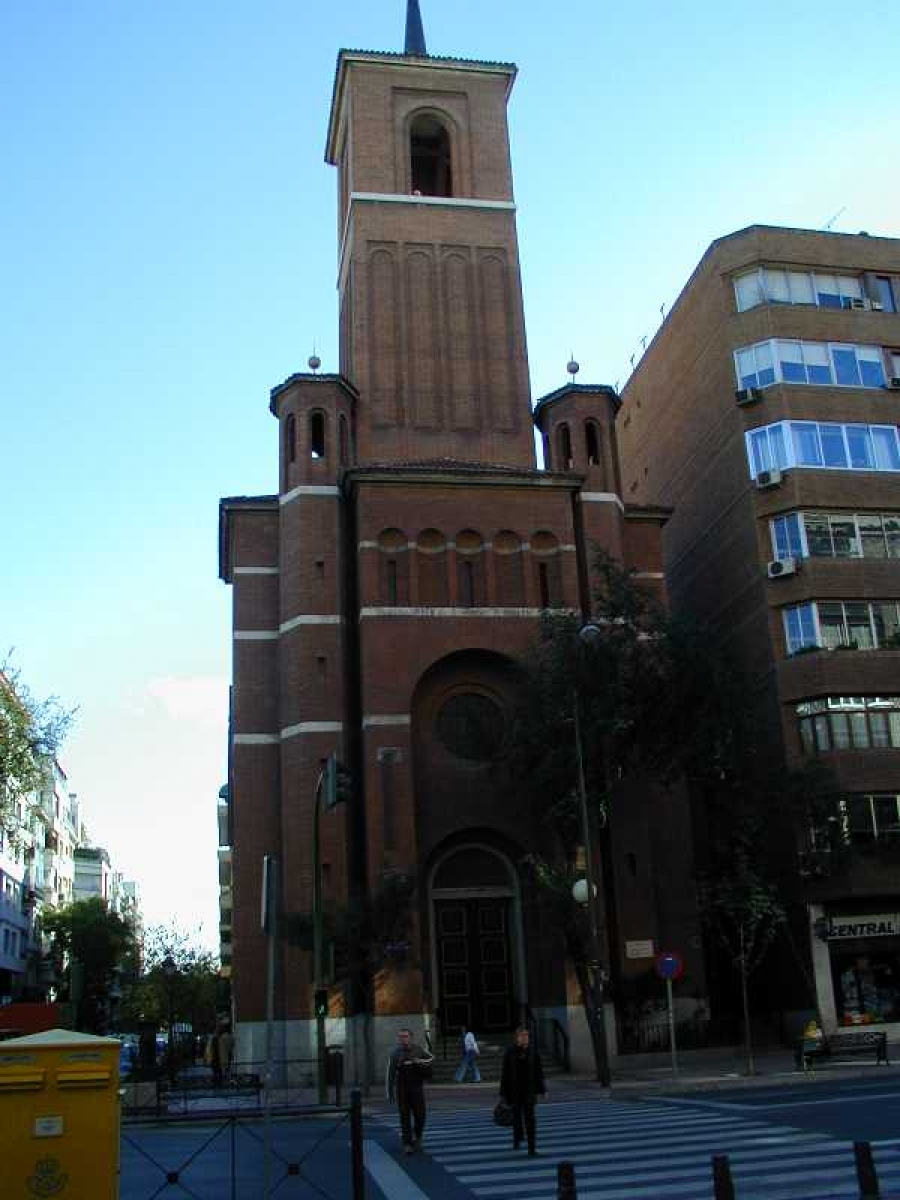 Comienza un octavario en la parroquia Virgen Peregrina de F&aacute;tima con motivo de su fiesta titular