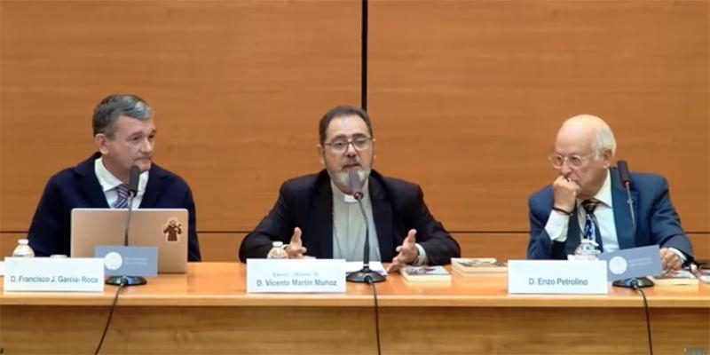 Vicente Mart&iacute;n, en la Jornada Acad&eacute;mica del Diaconado Permanente: &laquo;La Iglesia necesita servidores como Jes&uacute;s, con la estola ce&ntilde;ida, el coraz&oacute;n atento y las manos dispuestas&raquo;