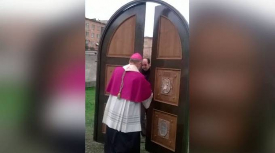 Una Puerta Santa&hellip; sin iglesia: As&iacute; se vive el A&ntilde;o de la Misericordia en Georgia