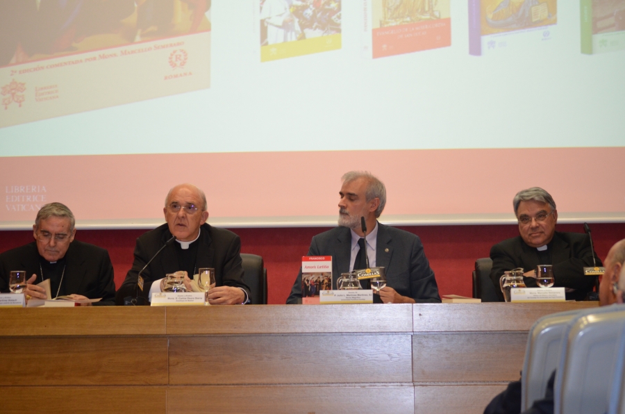 Mons. Semeraro, secretario del Consejo de Cardenales  &laquo;La 'Amoris laetitia' supera la l&oacute;gica del &ldquo;No se puede / S&iacute; se puede&rdquo;&raquo;