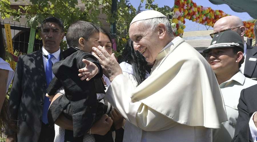 La maternidad nunca es ni ser&aacute; un problema, asegura el Papa Francisco