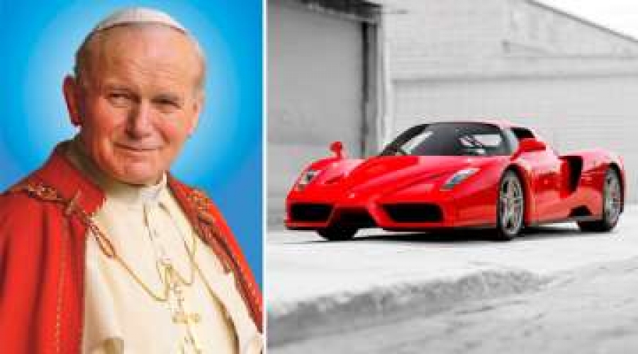 A San Juan Pablo II le regalaron un Ferrari