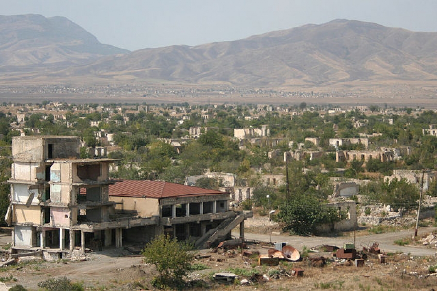 Decenas de v&iacute;ctimas en los enfrentamientos en Nagorno-Karabakh