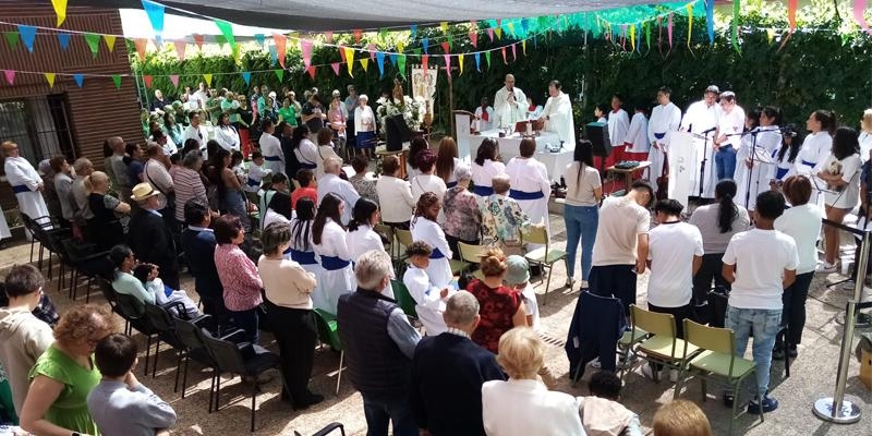 La parroquia Nuestra Se&ntilde;ora de los &Aacute;lamos, en Vallecas, celebra un CONVIVIUM parroquial para &laquo;tomar conciencia de que somos una familia&raquo;