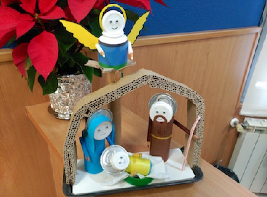 C&aacute;ritas Madrid entrega los premios del 4&ordm; Concurso de Belenes realizados con material reciclado