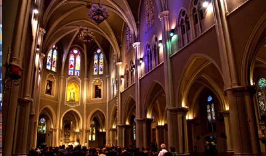 Sacramento de la Confirmaci&oacute;n en la Bas&iacute;lica de la Milagrosa