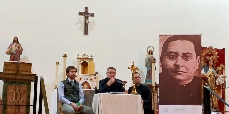 Roberto López Montero, párroco del Carmen y San Luis: «Con el Aula de Teología &#039;Federico Santamaría&#039; queremos formar en la verdad»
