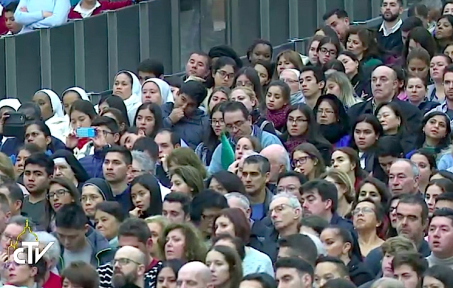 J&oacute;venes: &laquo;Contemplad la grandeza del amor de Jes&uacute;s que nace y muere por nosotros&raquo;