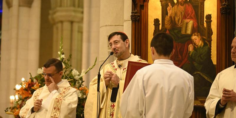 El cardenal Jos&eacute; Cobo, en el Domingo de Resurrecci&oacute;n: &laquo;Hoy nosotros, resucitados, estamos llamados a defender la paz&raquo;
