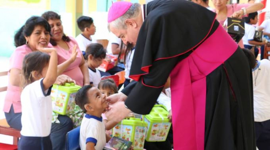Navidad es llamada a la esperanza para defender la vida y la familia, afirma arzobispo