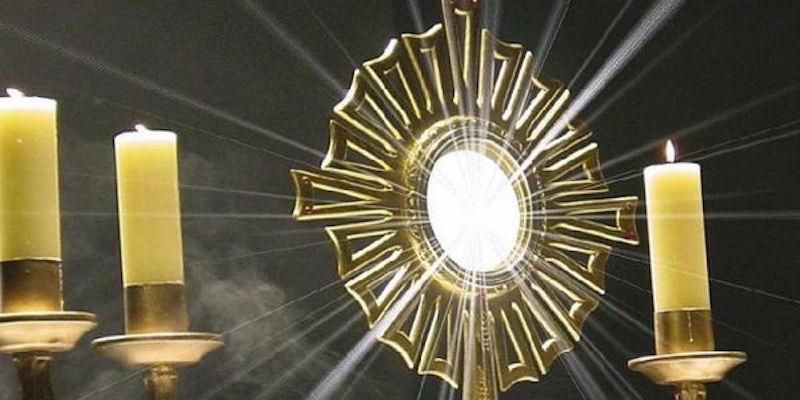 San Juan de la Cruz organiza el rezo de la Liturgia de las Horas con exposición del Santísimo para dedicar un tiempo al Señor