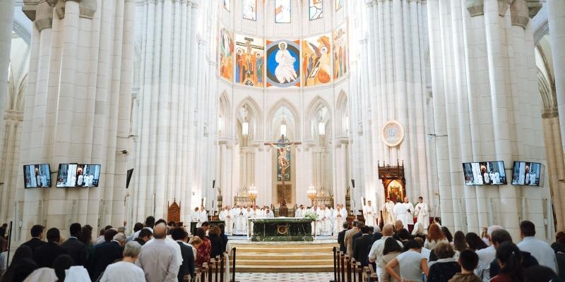 El cardenal Cobo recuerda en la Misa de apertura del curso de la UESD que se estudia y se ense&ntilde;a &laquo;para comprender mejor y servir mejor a la Iglesia y a las personas concretas a las que somos enviados&raquo;