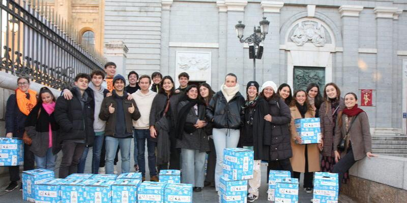 Los Reyes de Espa&ntilde;a transmiten &laquo;su agradecimiento y reconocimiento a los voluntarios que participar&aacute;n en la XI Edici&oacute;n de Nadie Sin Cenar por la labor que desarrollan&raquo;
