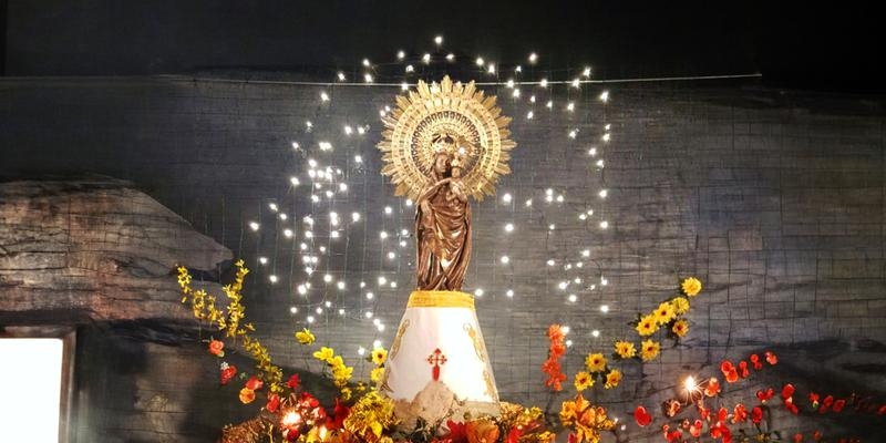 La Congregaci&oacute;n del Pilar prepara ya las fiestas del d&iacute;a de su patrona con el lema 'Madre, ay&uacute;danos a alzar la mirada'
