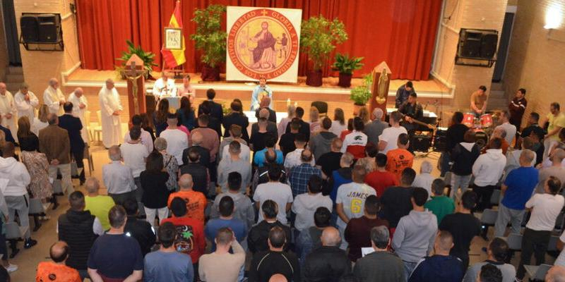 El cardenal Jos&eacute; Cobo celebra la fiesta de Nuestra Se&ntilde;ora de la Merced en el centro penitenciario de Soto del Real