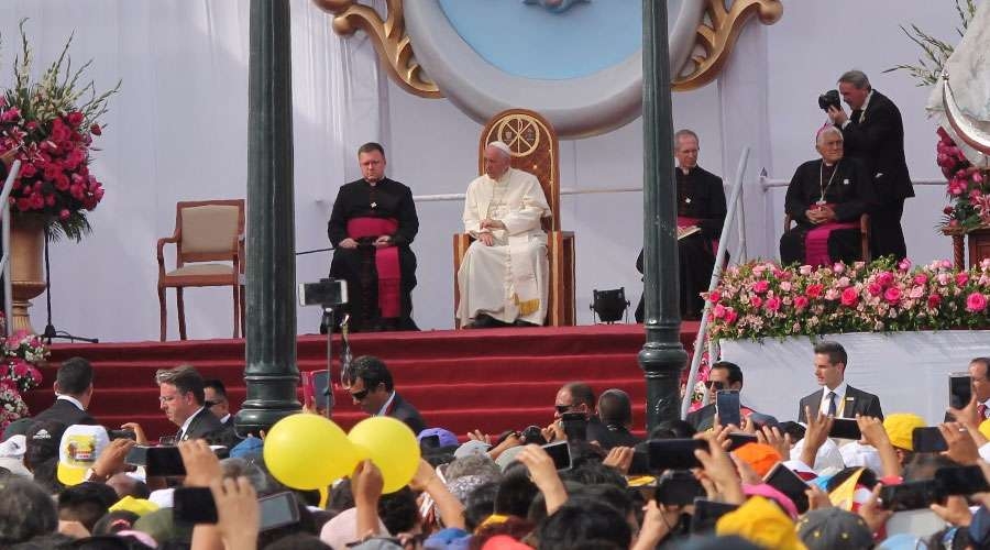 El Papa Francisco preside una celebraci&oacute;n mariana en Trujillo