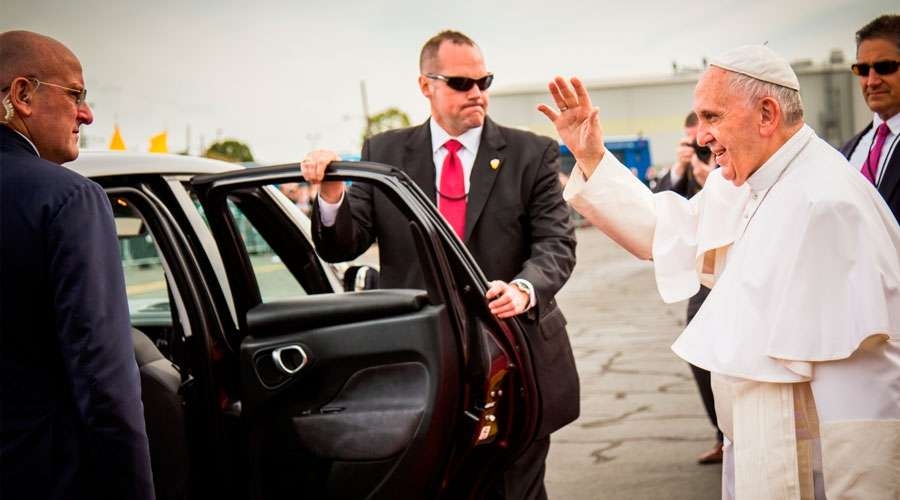 Subastan para caridad auto que us&oacute; el Papa Francisco en Estados Unidos