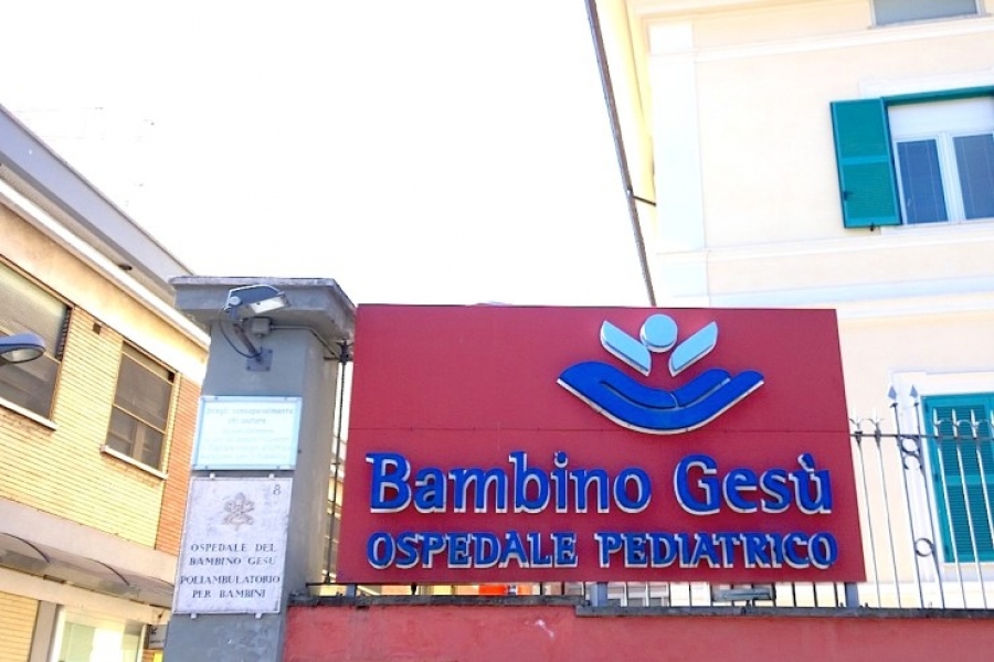 El Vaticano abre una investigaci&oacute;n judicial sobre el apartamento de Bertone