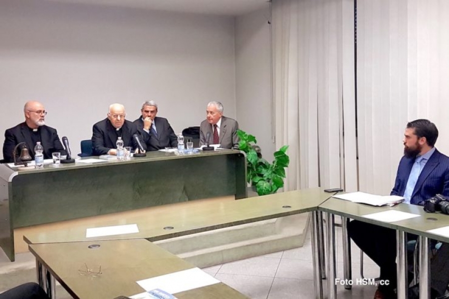 'Latinoam&eacute;rica': Libro entrevista al Papa del argentino Hern&aacute;n Reyes