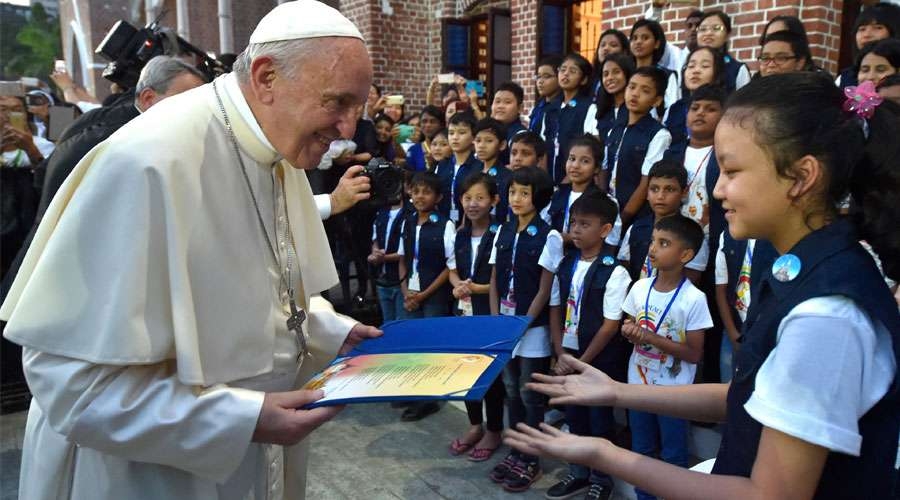 Visita del Papa Francisco a Myanmar ha sido hist&oacute;rica, afirma portavoz vaticano