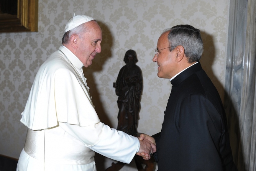 Juli&aacute;n Carr&oacute;n recibido en audiencia privada por el papa Francisco