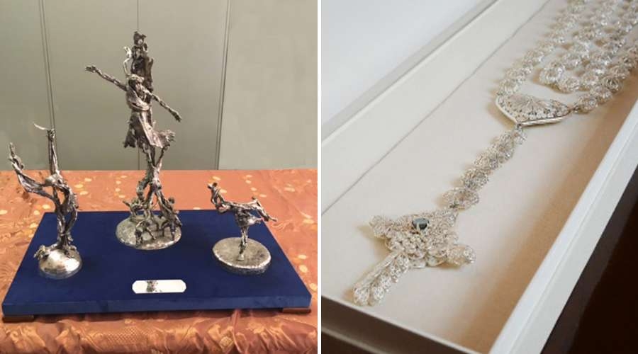 El Papa Francisco se re&uacute;ne con el Presidente de Colombia e intercambian regalos