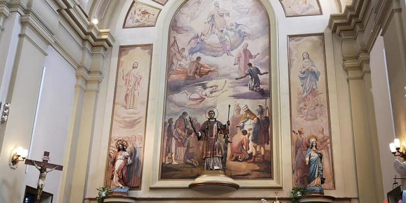 Lavapi&eacute;s honra a su patr&oacute;n, san Lorenzo, que 1.800 a&ntilde;os despu&eacute;s &laquo;sigue abriendo los brazos a los tesoros de la Iglesia&raquo;