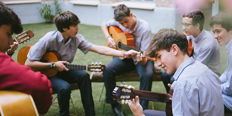 El Colegio Arzobispal, una gran familia que busca que los alumnos &laquo;vayan descubriendo en sus vidas lo que Dios quiere de ellos&raquo;