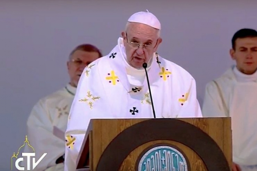 El Papa en la misa en Georgia: 'Abramos la puerta al Se&ntilde;or para que nos d&eacute; su consuelo'