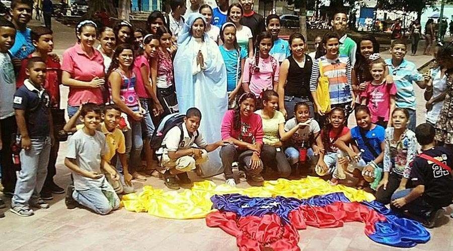 Un mill&oacute;n de ni&ntilde;os rezar&aacute; el Rosario por la paz en Venezuela