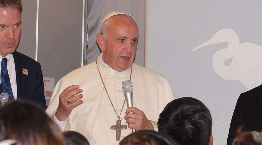 &iquest;Es mejor el &laquo;di&aacute;logo para la paz&raquo; o la evangelizaci&oacute;n? El Papa responde