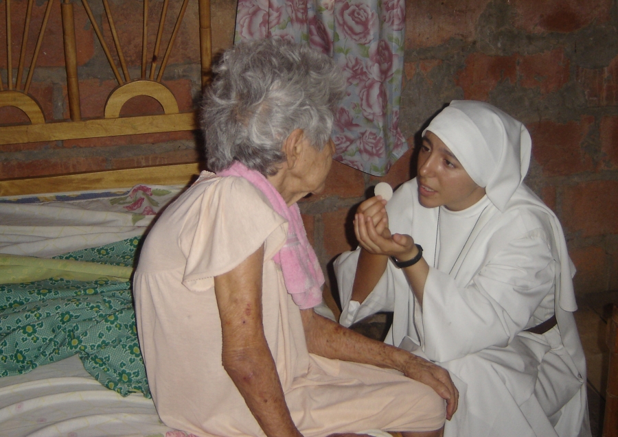 Terremoto en Ecuador: Jes&uacute;s Eucarist&iacute;a dos veces rescatado en Playa Prieta