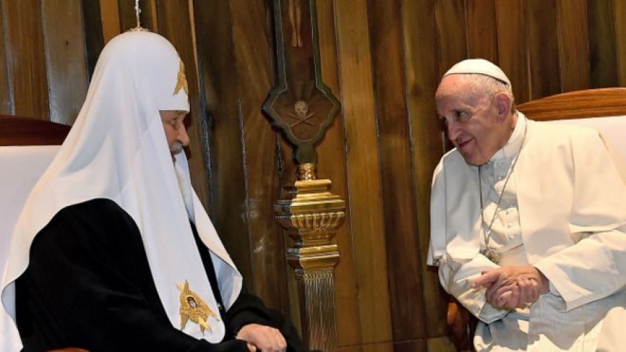 Hist&oacute;rico encuentro del Papa con el Patriarca de Mosc&uacute; y de toda Rusia : Ortodoxos y cat&oacute;licos no son competidores sino hermanos