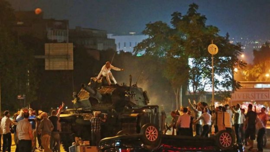 Tras golpe fallido en Turqu&iacute;a, obispo propone recurrir al &laquo;arma del di&aacute;logo&raquo;