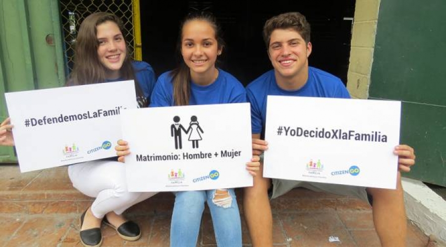 M&eacute;xico: Miles marchan en Ciudad Ju&aacute;rez contra matrimonio gay de Pe&ntilde;a Nieto