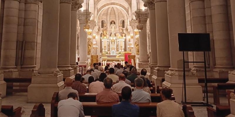 La familia diaconal de Madrid celebra una vigilia de oraci&oacute;n por las pr&oacute;ximas ordenaciones de di&aacute;conos permanentes
