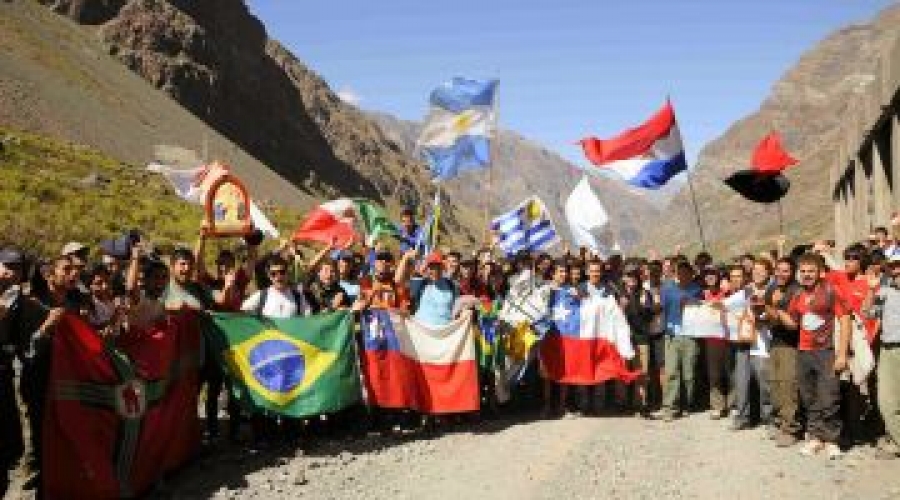 J&oacute;venes peregrinar&aacute;n 400 kil&oacute;metros a pie por amor a la Virgen Mar&iacute;a