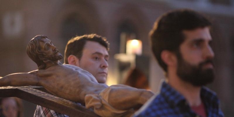 El Seminario Conciliar celebra un vía crucis en las Vistillas el viernes de Dolores