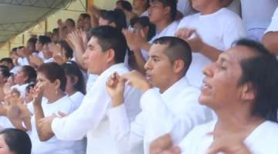 Internos de penal de Puerto Maldonado dedican canci&oacute;n de esperanza al Papa