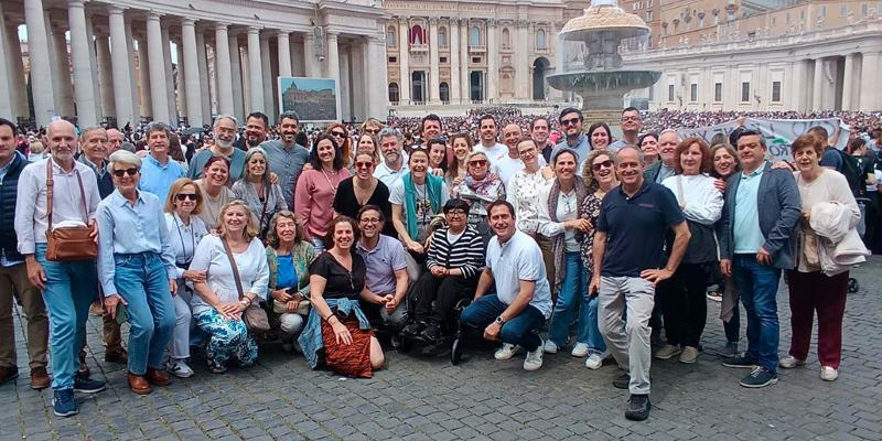 &laquo;No lo esper&aacute;bamos en absoluto&raquo;: emoci&oacute;n en Torrelodones por el saludo del Papa Le&oacute;n XIV en su primer Regina caeli