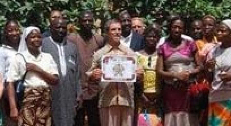 Galardonado en Burkina Faso el misionero de Valladolid Eugenio Jover