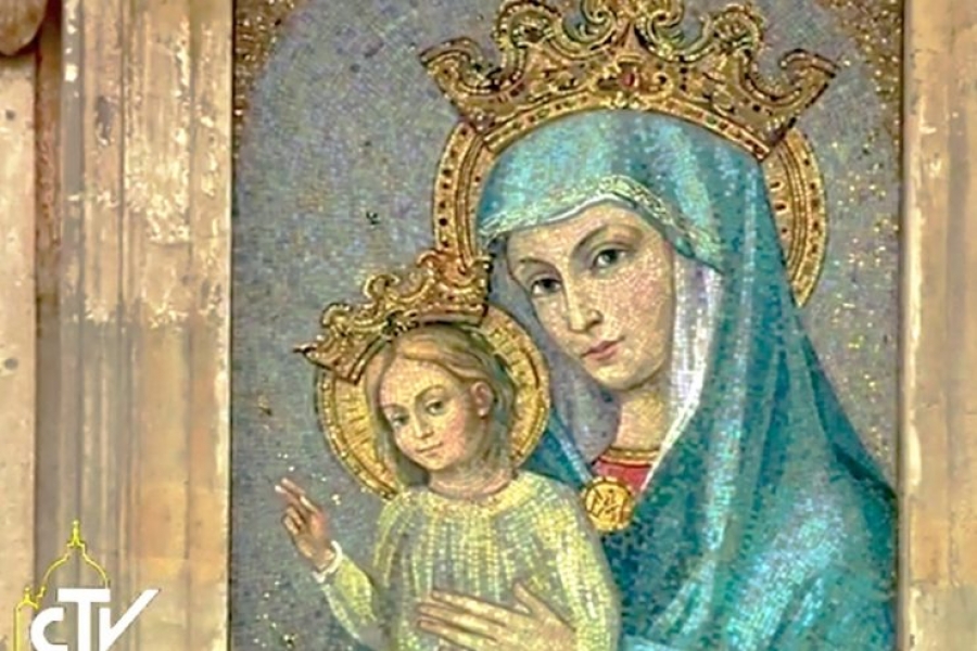 En el D&iacute;a de la Madre el Papa Francisco las saluda y reza por ellas