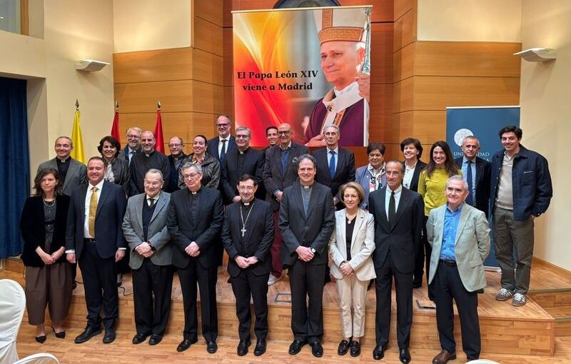 La universidad madrile&ntilde;a es invitada a colaborar en la visita del Papa y &laquo;crear redes y estructuras que luego perduren&raquo;