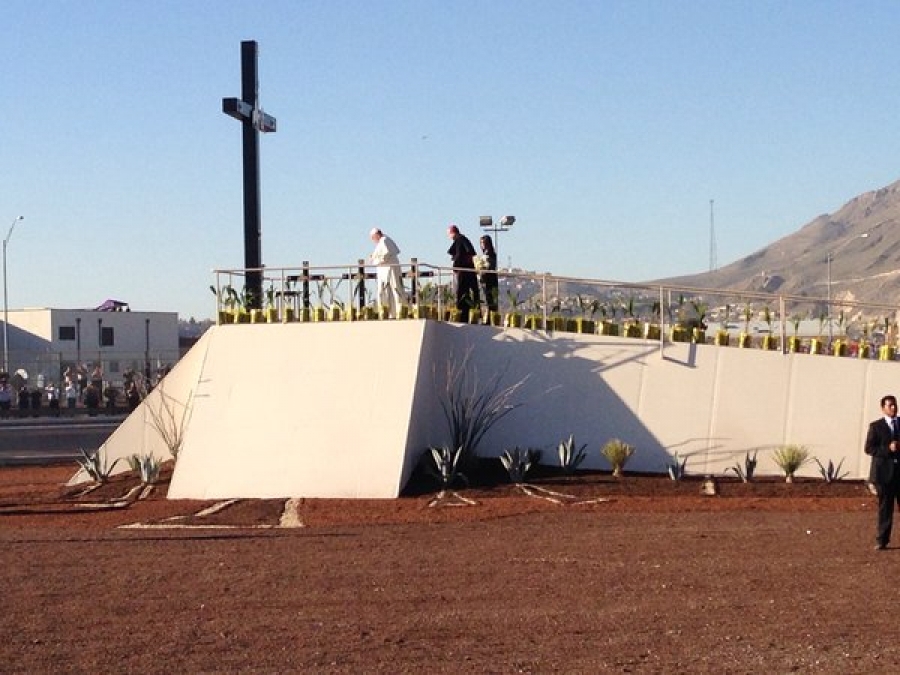 M&eacute;xico: Misa en la frontera por las familias y los migrantes
