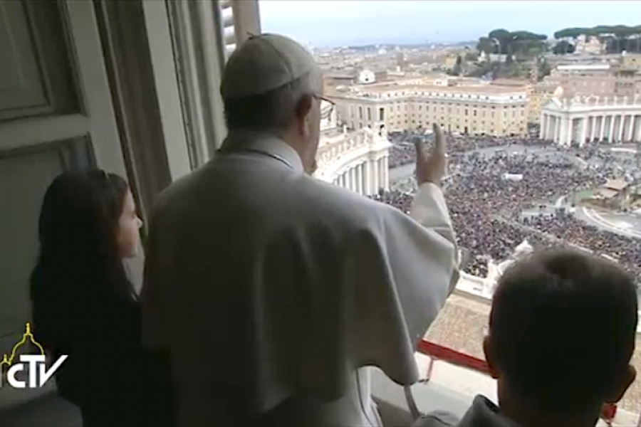 El Santo Padre en el &aacute;ngelus: &lsquo;Ninguna condici&oacute;n humana puede ser motivo de exclusi&oacute;n del coraz&oacute;n del Padre&rsquo;