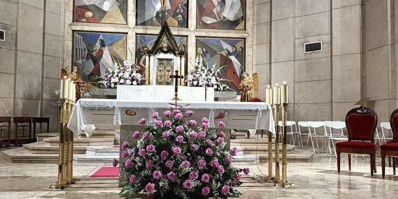La Renovaci&oacute;n Carism&aacute;tica Cat&oacute;lica Espa&ntilde;ola celebra en Nuestra Se&ntilde;ora de Lourdes y San Justino su noche mensual de adoraci&oacute;n y alabanza: &laquo;Tendr&aacute; un simbolismo especial porque ser&aacute; la primera sin Alfonso Sim&oacute;n&raquo;