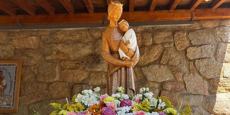 Guadarrama honra a la Virgen de la Jarosa en sus fiestas patronales con la tradicional bajada y romer&iacute;a