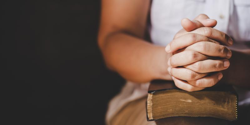 Los ni&ntilde;os de la parroquia San Miguel Arc&aacute;ngel de Guadarrama rezan por el Papa Le&oacute;n XIV &laquo;para que nos cuide mucho y sea un buen Papa&raquo;