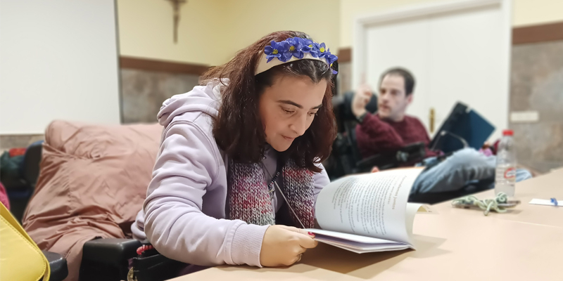 Isabel Cano, catequista para personas con discapacidad en Santa Mar&iacute;a Madre de Dios, ante la presentaci&oacute;n del proyecto &lsquo;La Palabra de Dios en Lectura F&aacute;cil&rsquo;: &laquo;Con este proyecto queremos hacer una Iglesia m&aacute;s accesible&raquo;